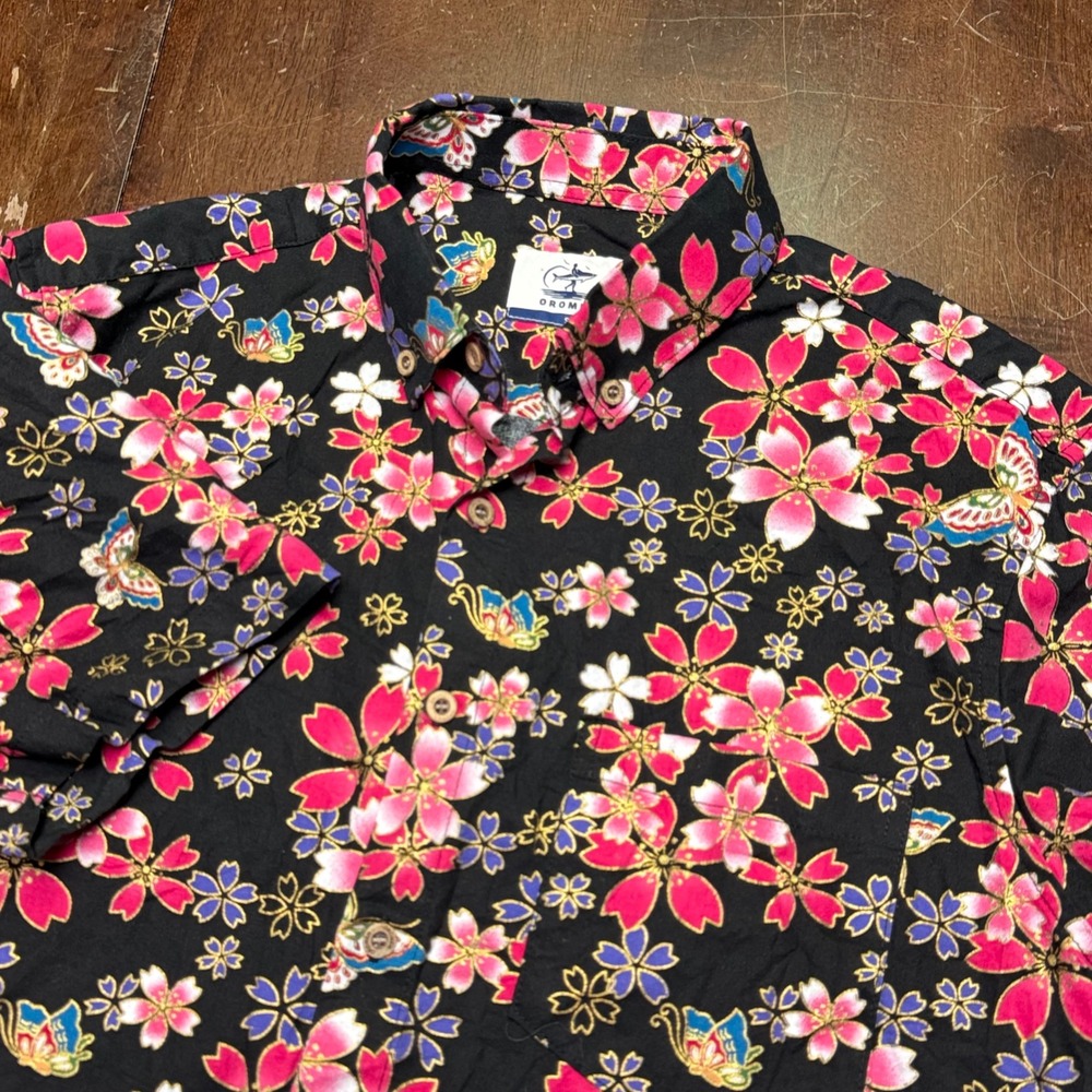 OROMEN Button Down Shirt Mens Small Black Pink Floral Butterfly Gold Metallic